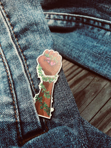 Pretty Proud, Ivy Strong Pin