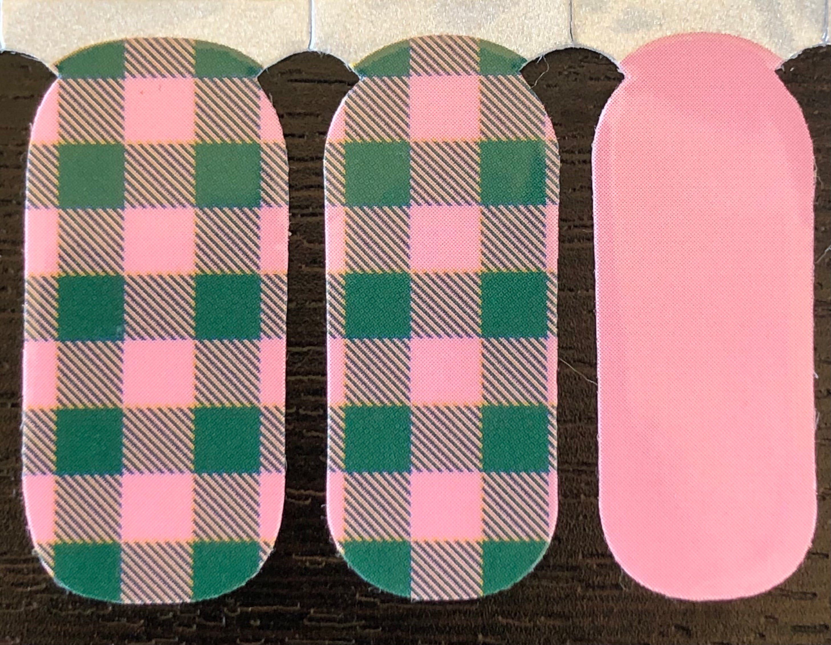 Pretty Girl Gone Plaid Nail Wraps